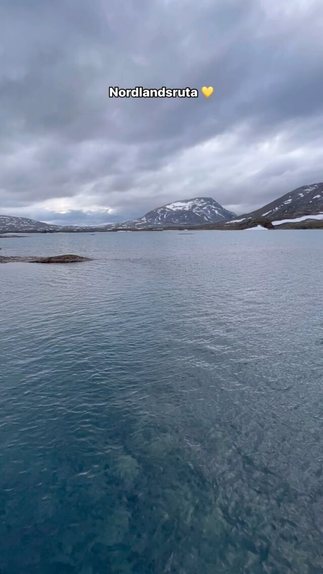 Drömmer mig tillbaks till Nordland och klurar på vilka bilder som får hänga med i föreläsningen. Hur ska man ens kunna välja?! #summerdreams #hikingnorway #nordlandsruta #trekking #norway #utpåturaldrisur #fjelltur #liveterbestute #naturelovers #longdistancehiking